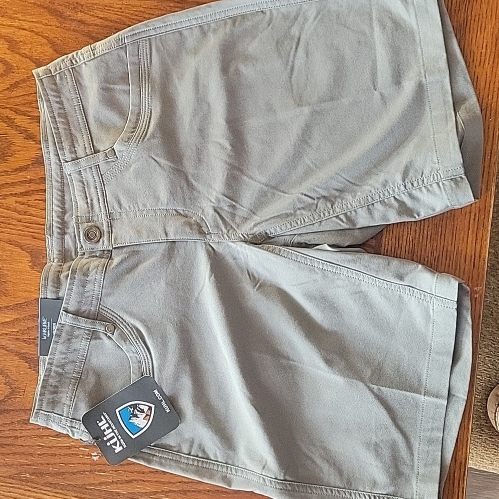 NWT Women's Trekr shorts